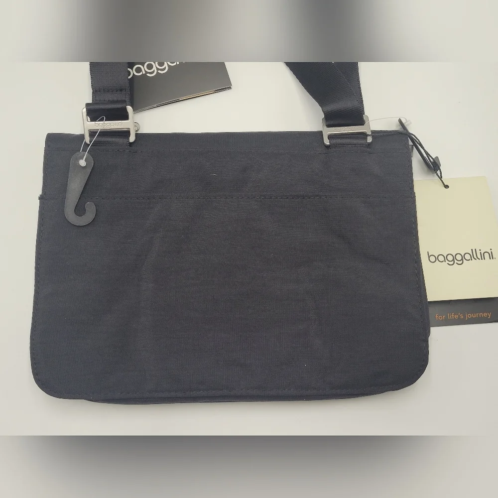 BAGGALLINI Venture Crossbody Travel Bag
